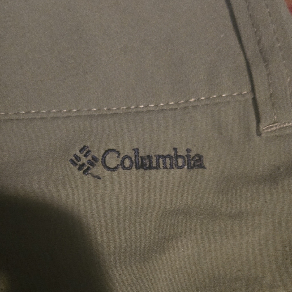 Columbia Women's Olive Convertible Hiking Pants - Picture 10 of 10